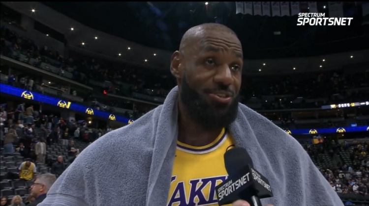 欧冠盘口-詹姆斯:我有太多失误首节就3次 这不像我的风格&下半场我改进了