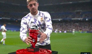 体育投注平台-【西甲】本泽马中柱+造红牌点球+中楣 皇马主场1比1